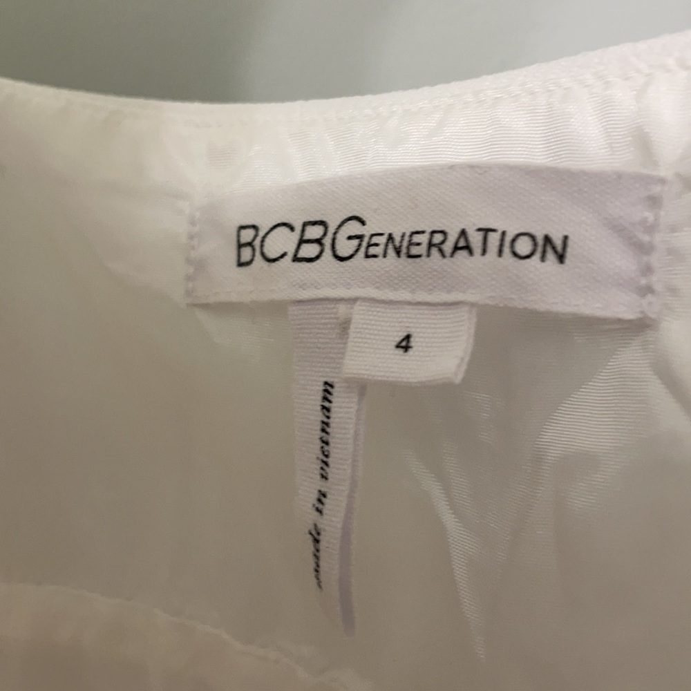White BCBG Dress Size 4 - Picture 7 of 10